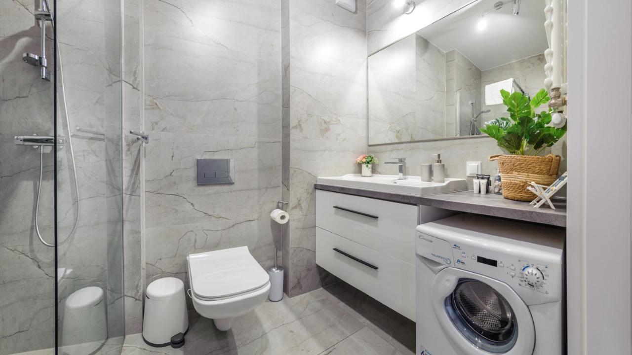 Apartament Blekitna Laguna Z Basenem - Ul Kasprowicza 20A - Holiday City Kołobrzeg Eksteriør bilde
